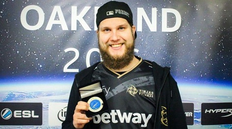 Intel Extreme Masters Season XI Oakland Winner.jpg